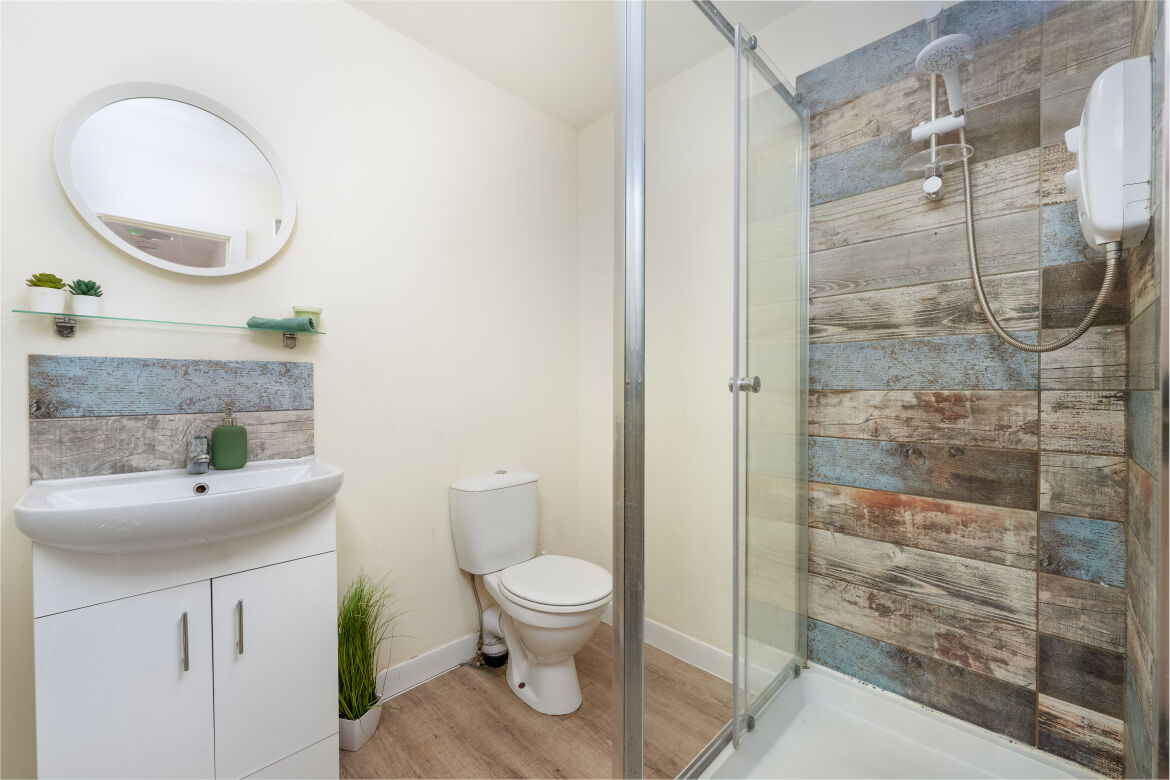 The Courtyard, Flat 3 Image 5